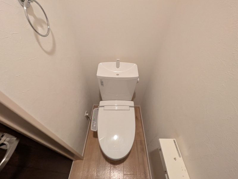 温水洗浄便座※イメージ　別部屋のお写真です。