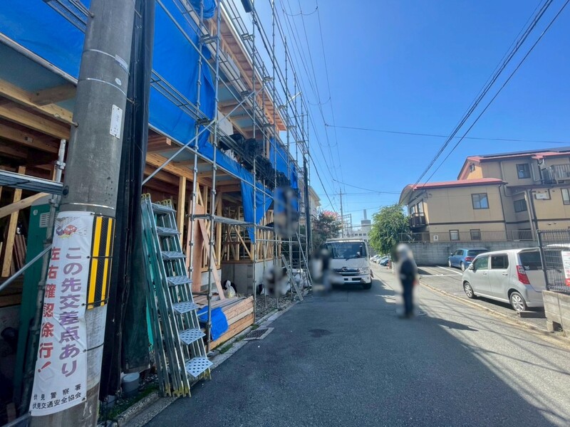 京阪「丹波橋駅」徒歩８分・近鉄「近鉄丹波橋駅」徒歩１０分・ＪＲ「ＪＲ藤森駅」徒歩１８分