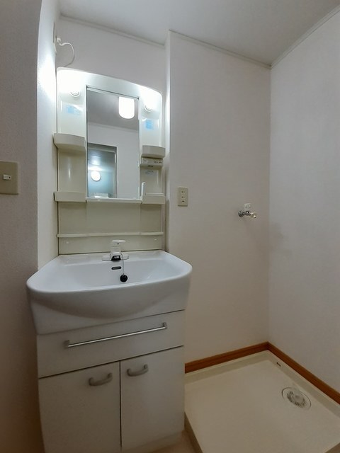 洗面化粧台、室内洗濯機置き場