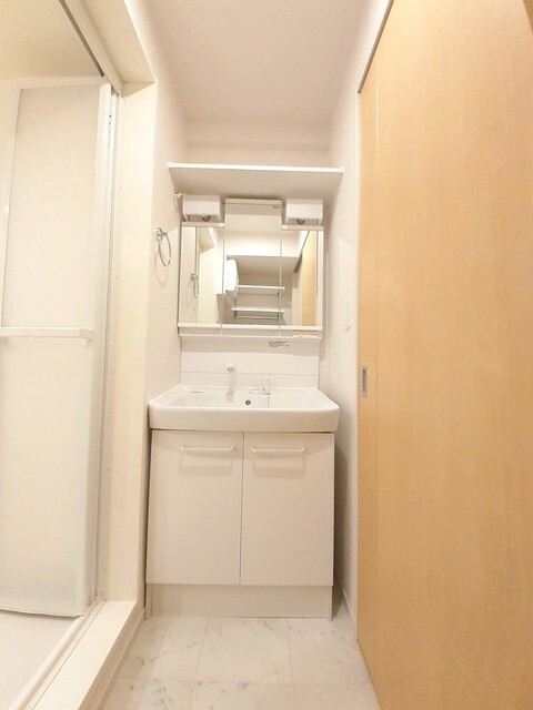 シャワー付き洗面台