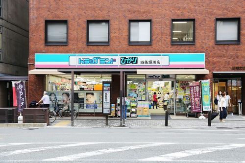 ドラッグストア