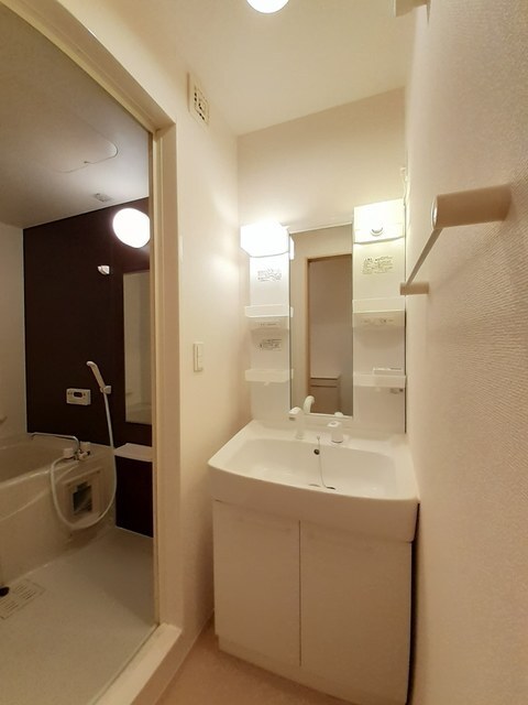 シャワー付き洗面台