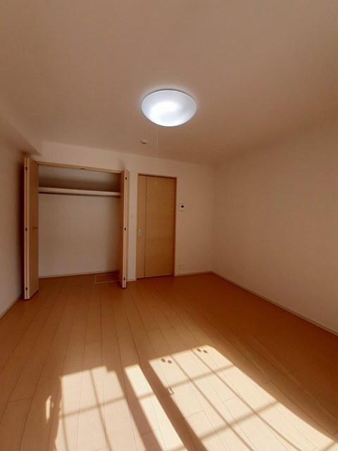 洋室7.5帖　サンルーム側より