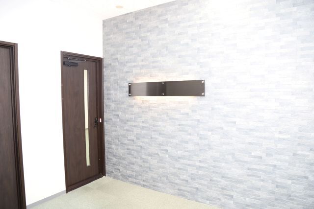 貸室エントランス