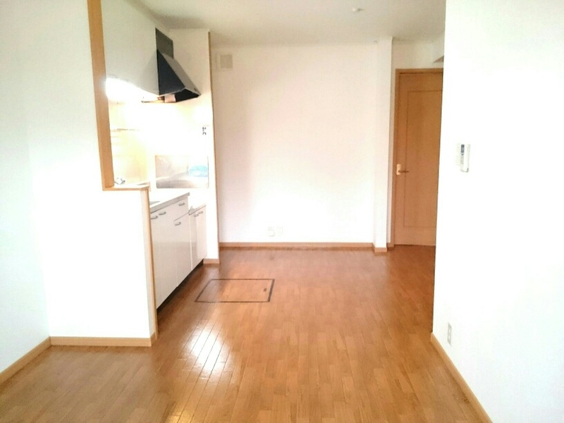 LDK10.7帖　バルコニー側より