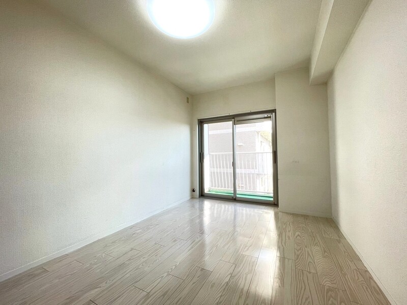 ４階部分の南向き角住戸につき、陽当たり・通風・眺望良好です♪