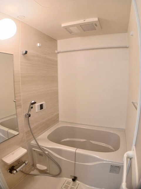 追い焚き機能、浴室乾燥機付き