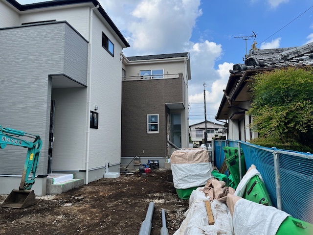 奥の建物です。