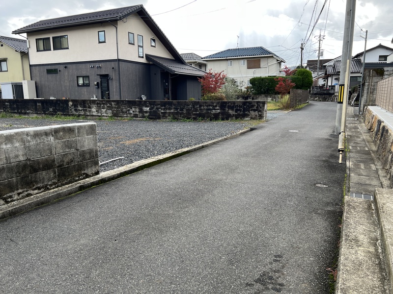 前面道路を含んだ外観