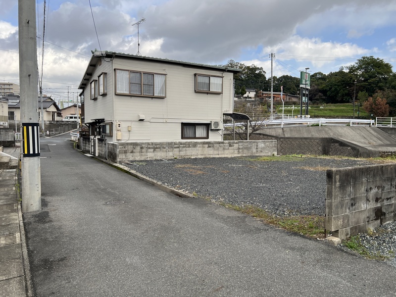 前面道路を含んだ外観