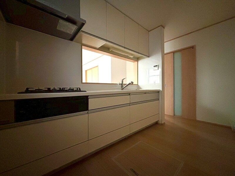 三口コンロのシステムキッチンです♪