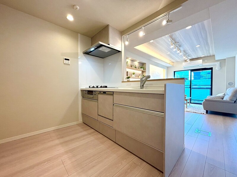 三口コンロのシステムキッチンです♪