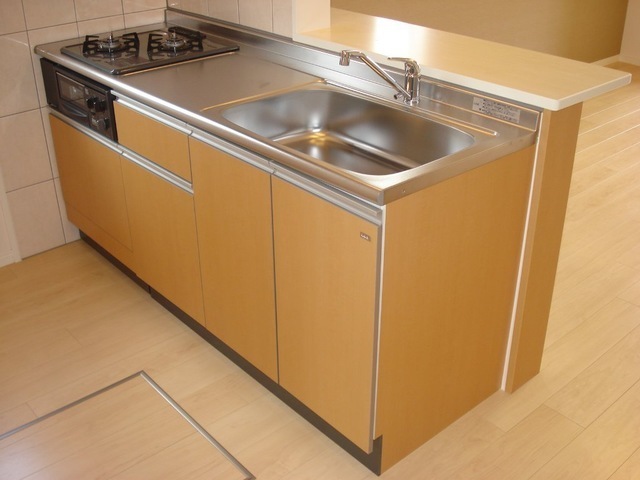 カウンターキッチン、２口コンロ付き