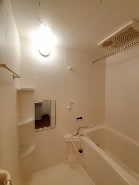 追い焚き機能、浴室乾燥機付き