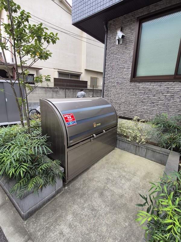 ダストボックス