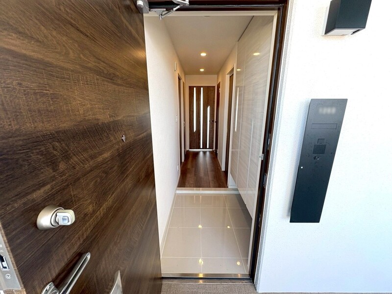 玄関収納付きの玄関スペース！