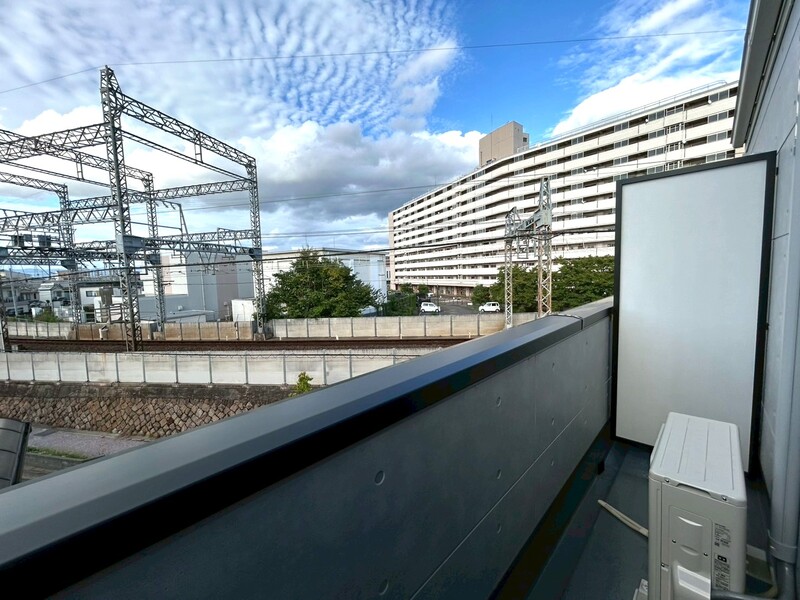 北側・南側の２面バルコニー！お洗濯物たっぷり干していただけます♪