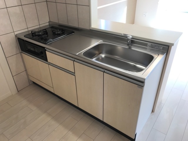 カウンターキッチン、２口ガスコンロ付き