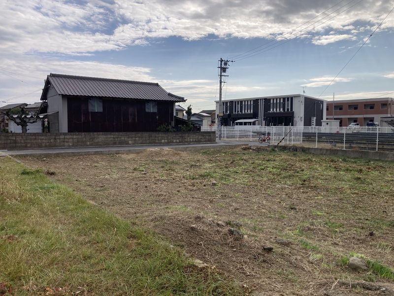 北西方向から現地