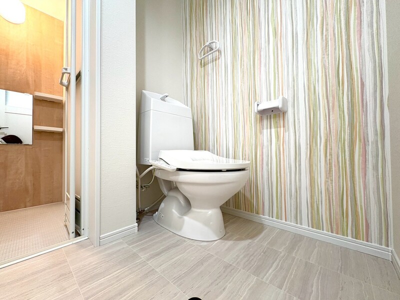 温水洗浄便座完備◎可愛らしいクロスが特徴です♪