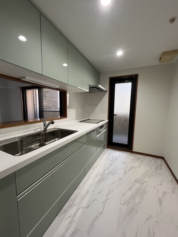 キッチン　食器洗浄乾燥機付き