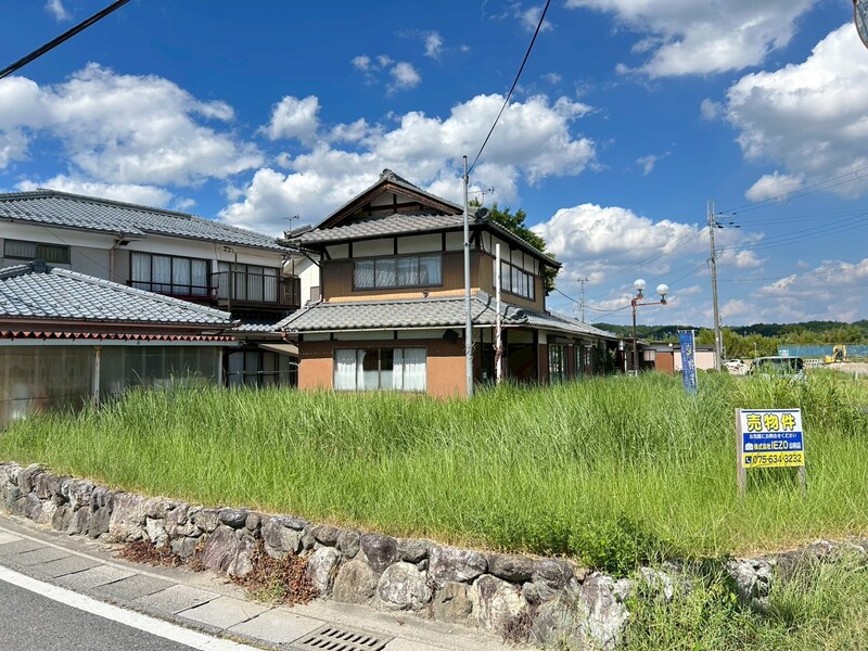 土地面積約２６８．１９坪と広々ございます♪