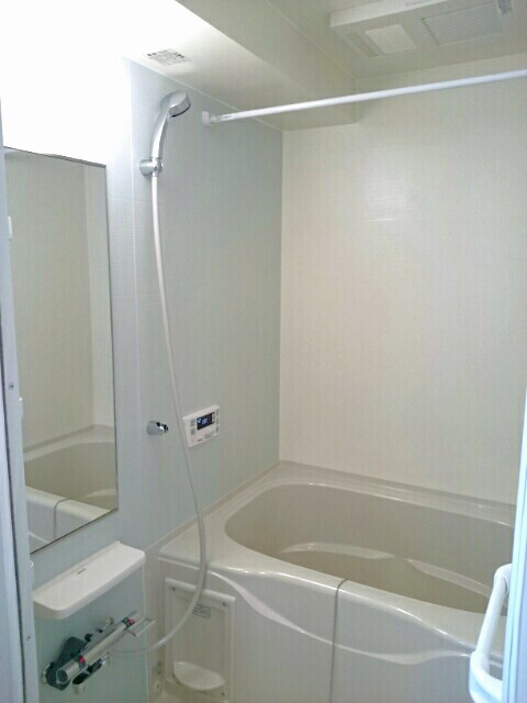 追い焚き機能、浴室乾燥機付き