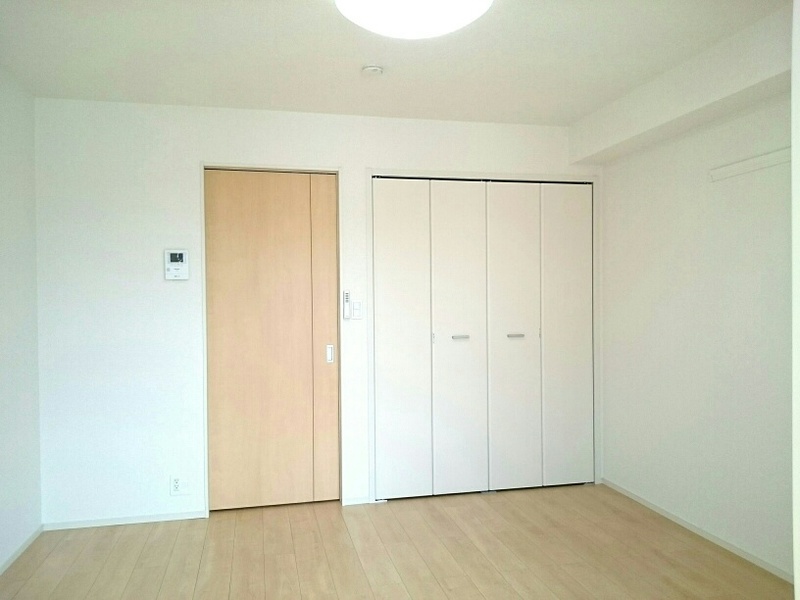 洋室7.5帖　サンルーム側より