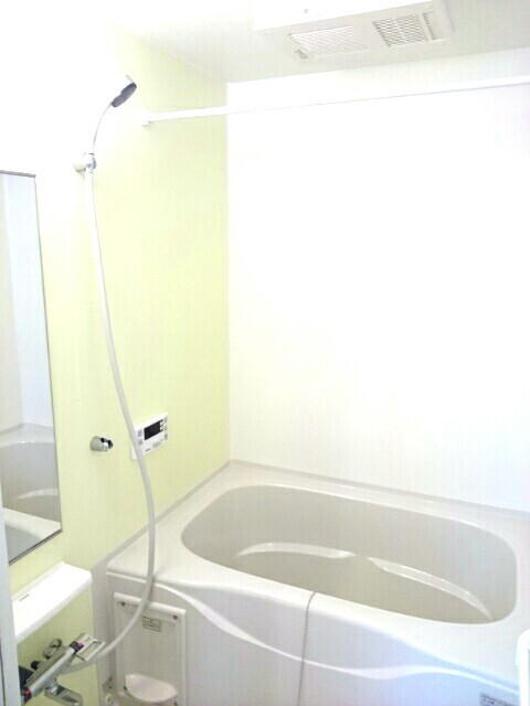 追い焚き機能、浴室乾燥機付き