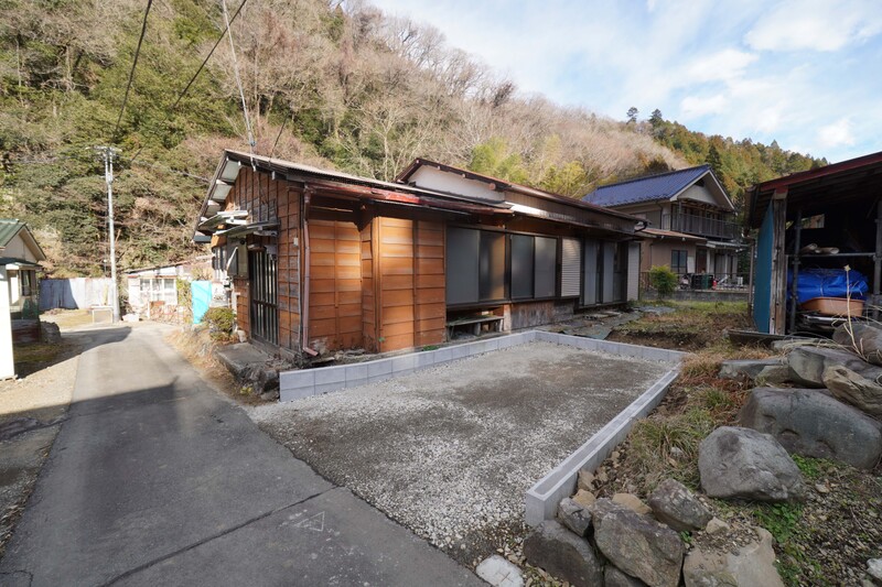 車が停めやすいよう、庭を整備しました。