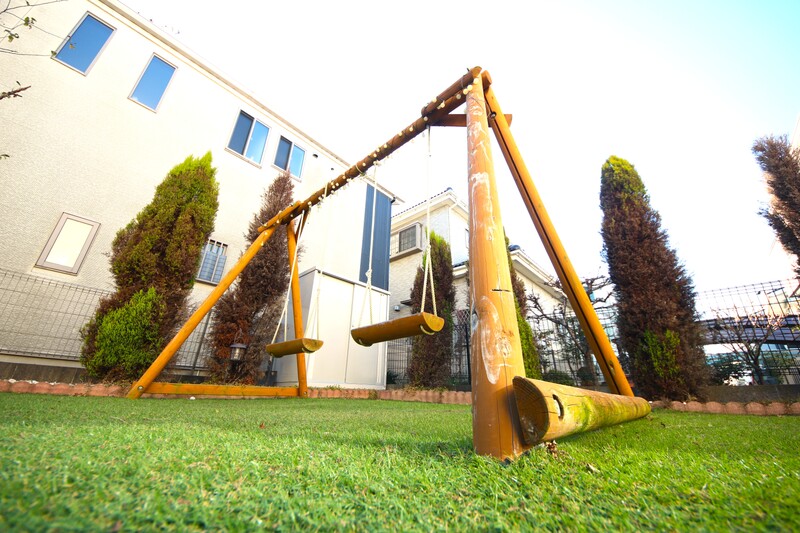 お庭にブランコ付き♪お子さまを育てるマイホーム