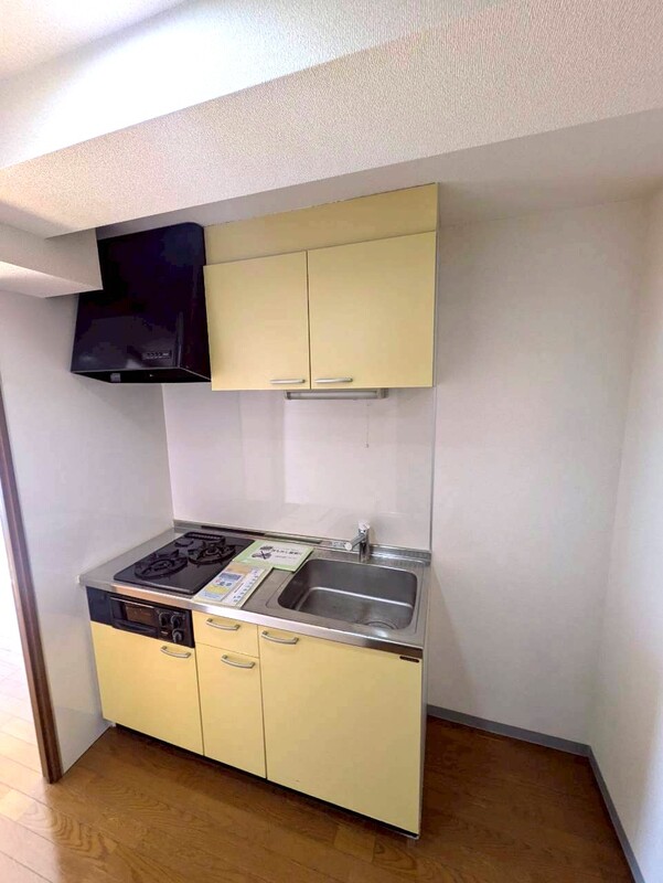 システムキッチン、 冷蔵庫置き場あり