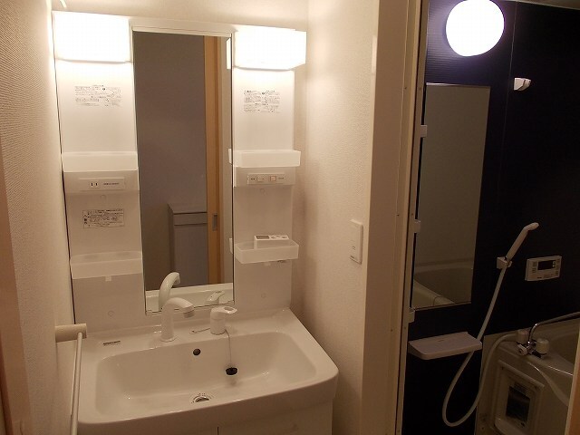 シャワー付き洗面台