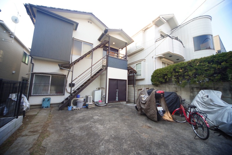 エントランススペースに小型バイク駐輪可(5千円/月)