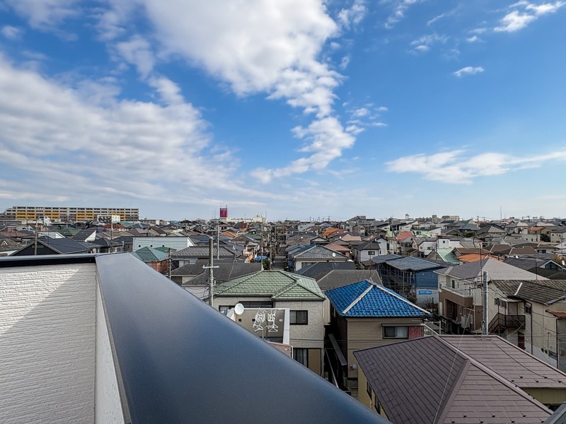 周囲に高い建物がなく、開放的な景色を堪能できます♪