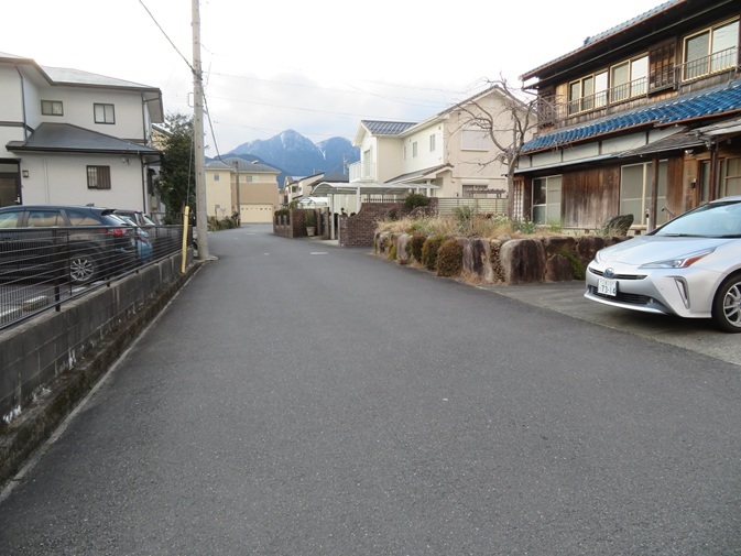 南面道路西向き