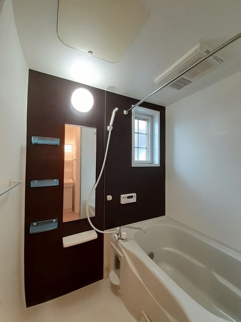 追い焚き機能、浴室乾燥機付き