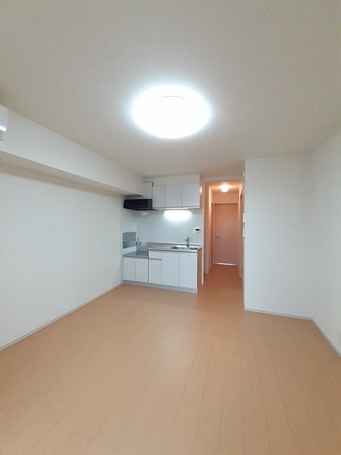 LDK9.8帖　サンルーム側より