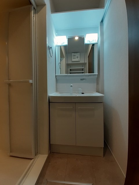 シャワー付き洗面台