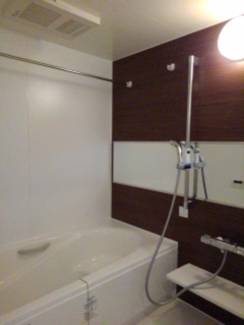 追い焚き機能、浴室乾燥機付き