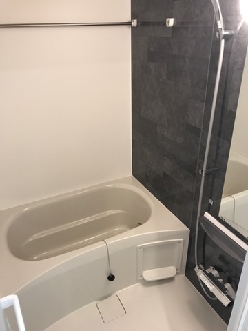 追い焚き機能、浴室乾燥機付き