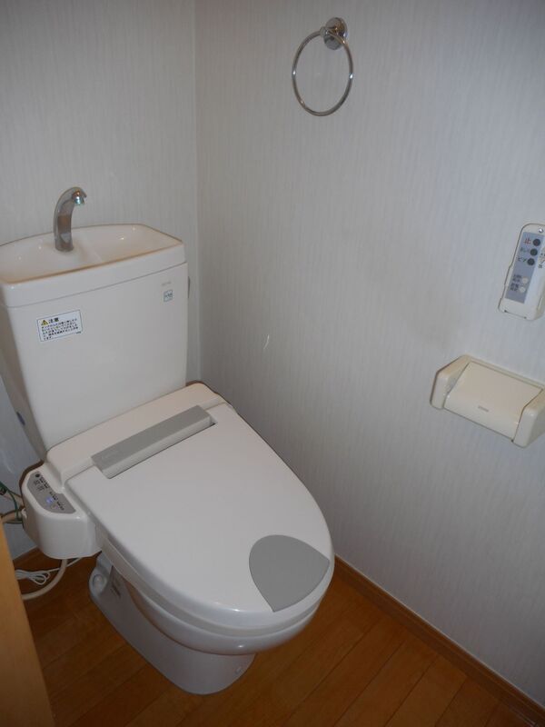 トイレ温水洗浄便座完備