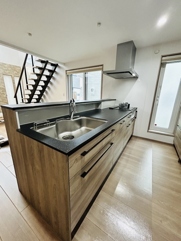 システムキッチン（タッチレス水栓・大容量縦型食洗器）