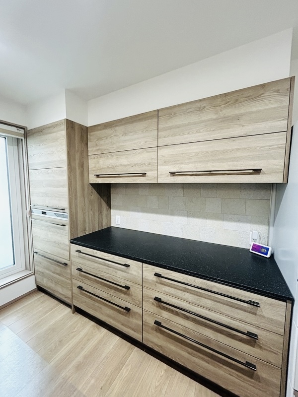 多機能カップボード（食器棚）