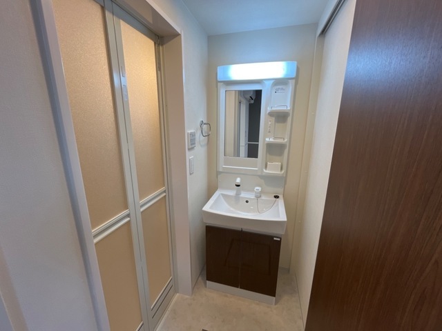 シャワー付き洗面台