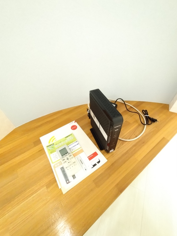 パソコンデスク・無料Wifi