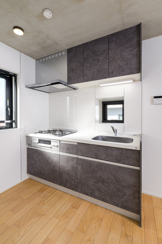 こだわりのシステムキッチン！3口コンロでお料理がはかどります