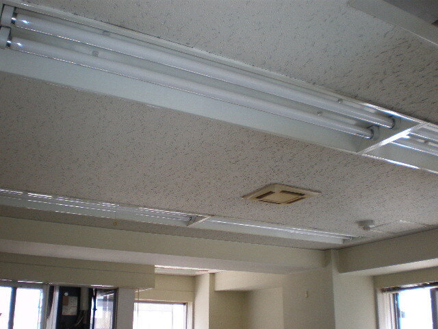 大野ビル２号館「照明器具」