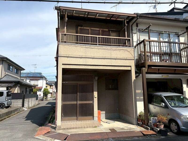 南東角地につき陽当たり・通風良好です♪