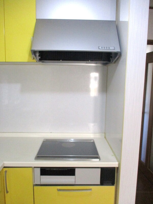 新規交換のＩＨクッキングヒーターとレンジフード